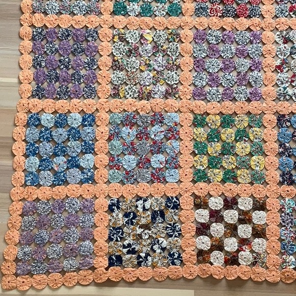 Colorful Patchwork Cotton YO-YO Quilt - Picture 2 of 6